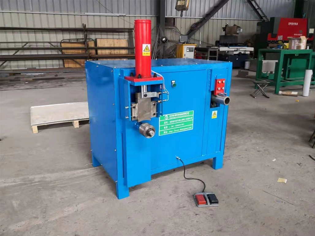 Automobile motor stator dismantling machine